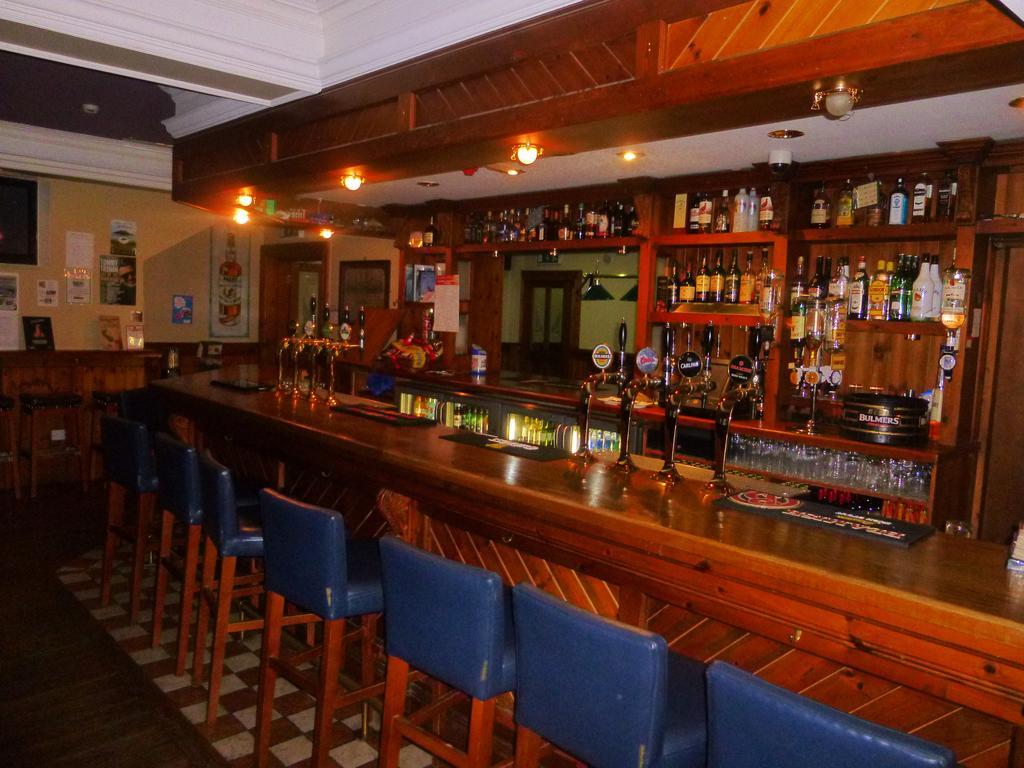 The Schooner Tavern Балликоттон Экстерьер фото